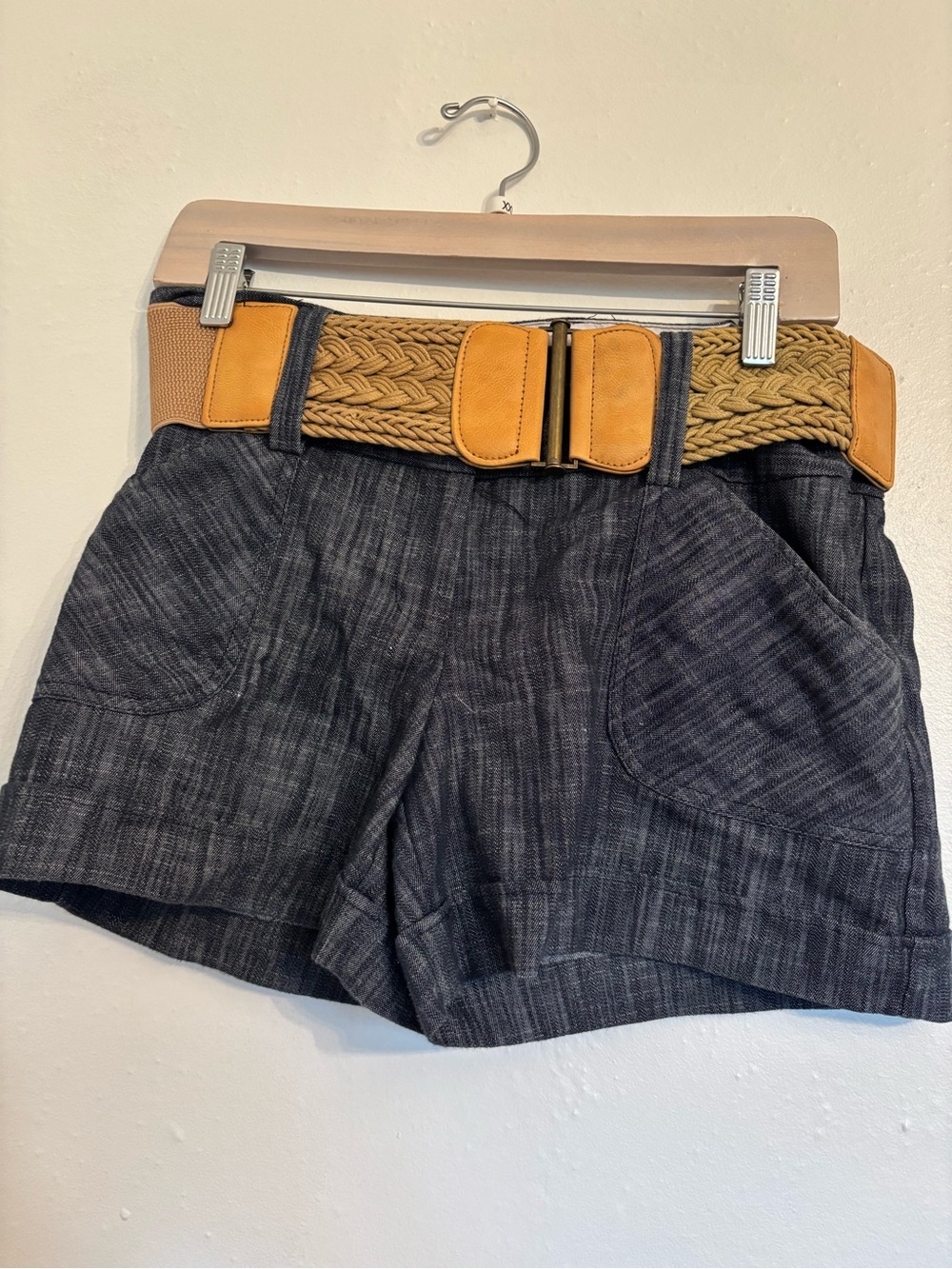 2 pairs of women’s shorts